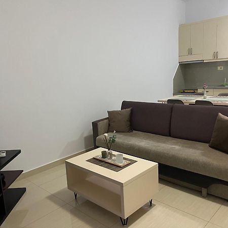 Apartments Sadiku With Sea View Sarandë エクステリア 写真