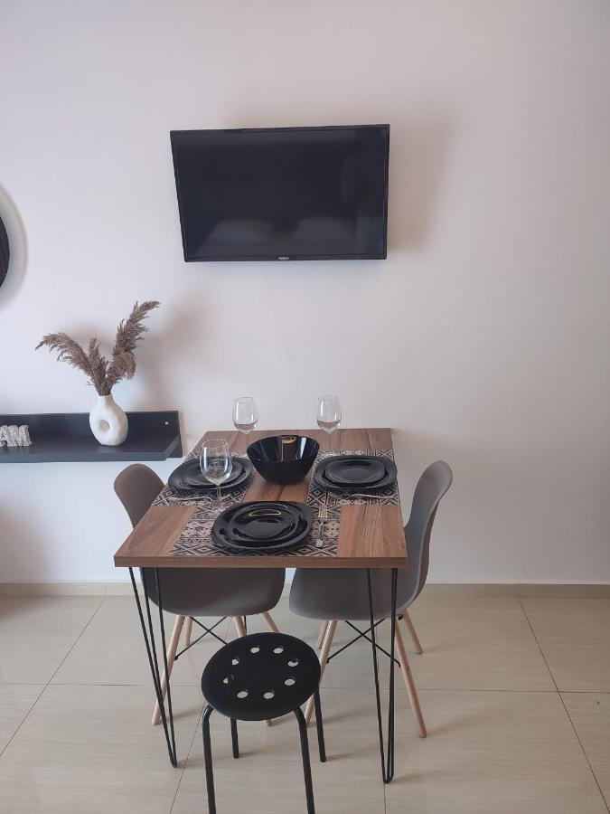 Apartments Sadiku With Sea View Sarandë エクステリア 写真