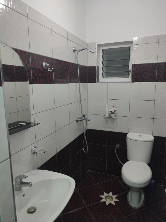Apartments Sadiku With Sea View Sarandë エクステリア 写真