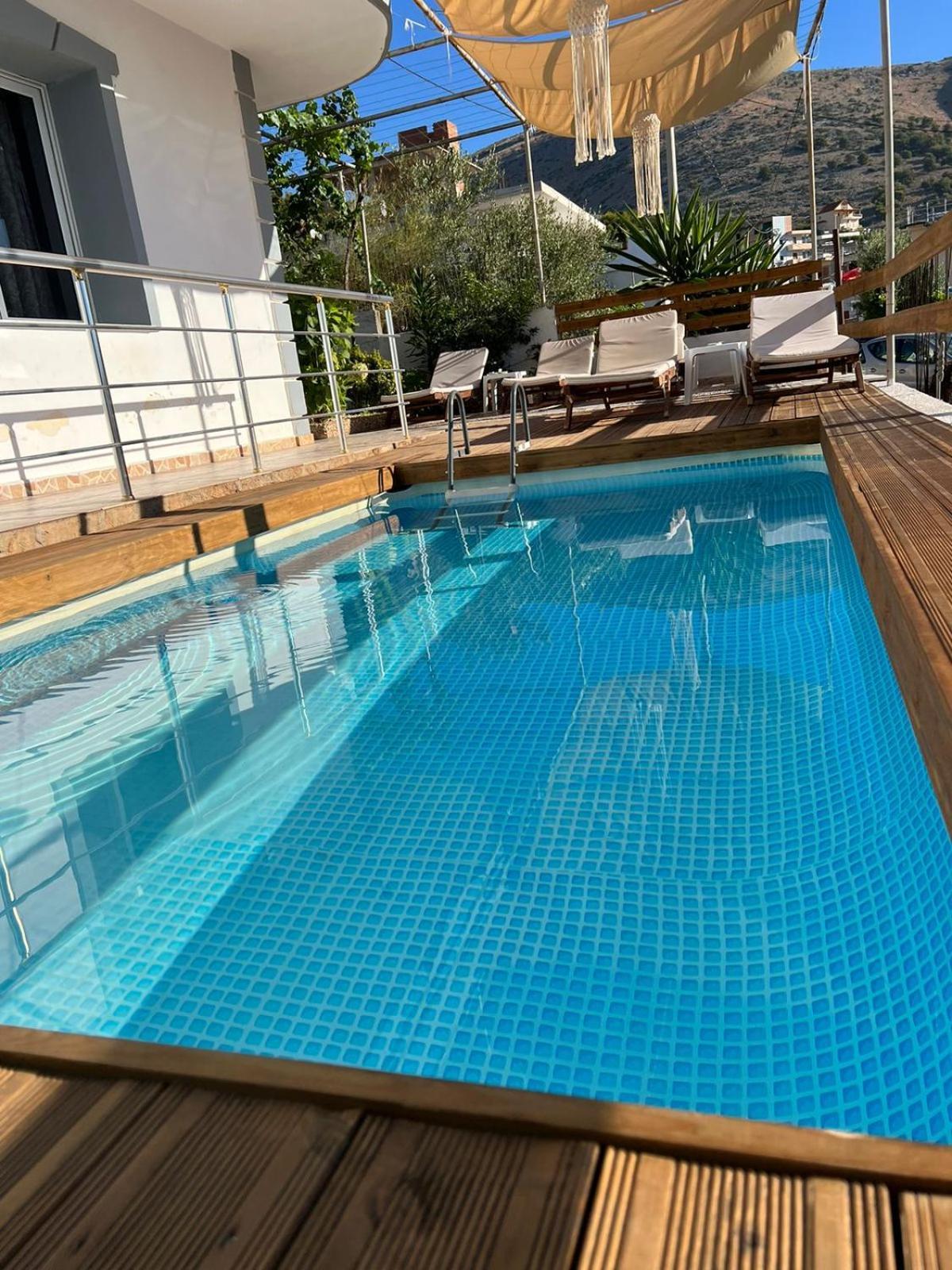Apartments Sadiku With Sea View Sarandë エクステリア 写真