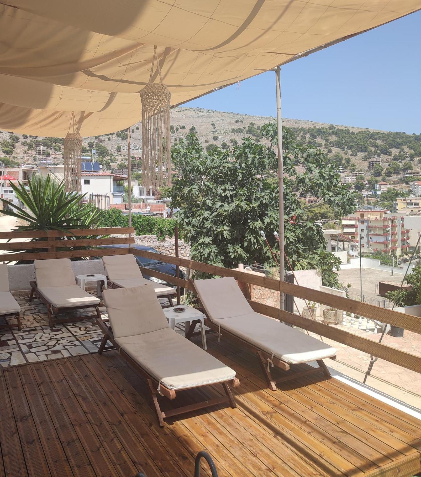 Apartments Sadiku With Sea View Sarandë エクステリア 写真