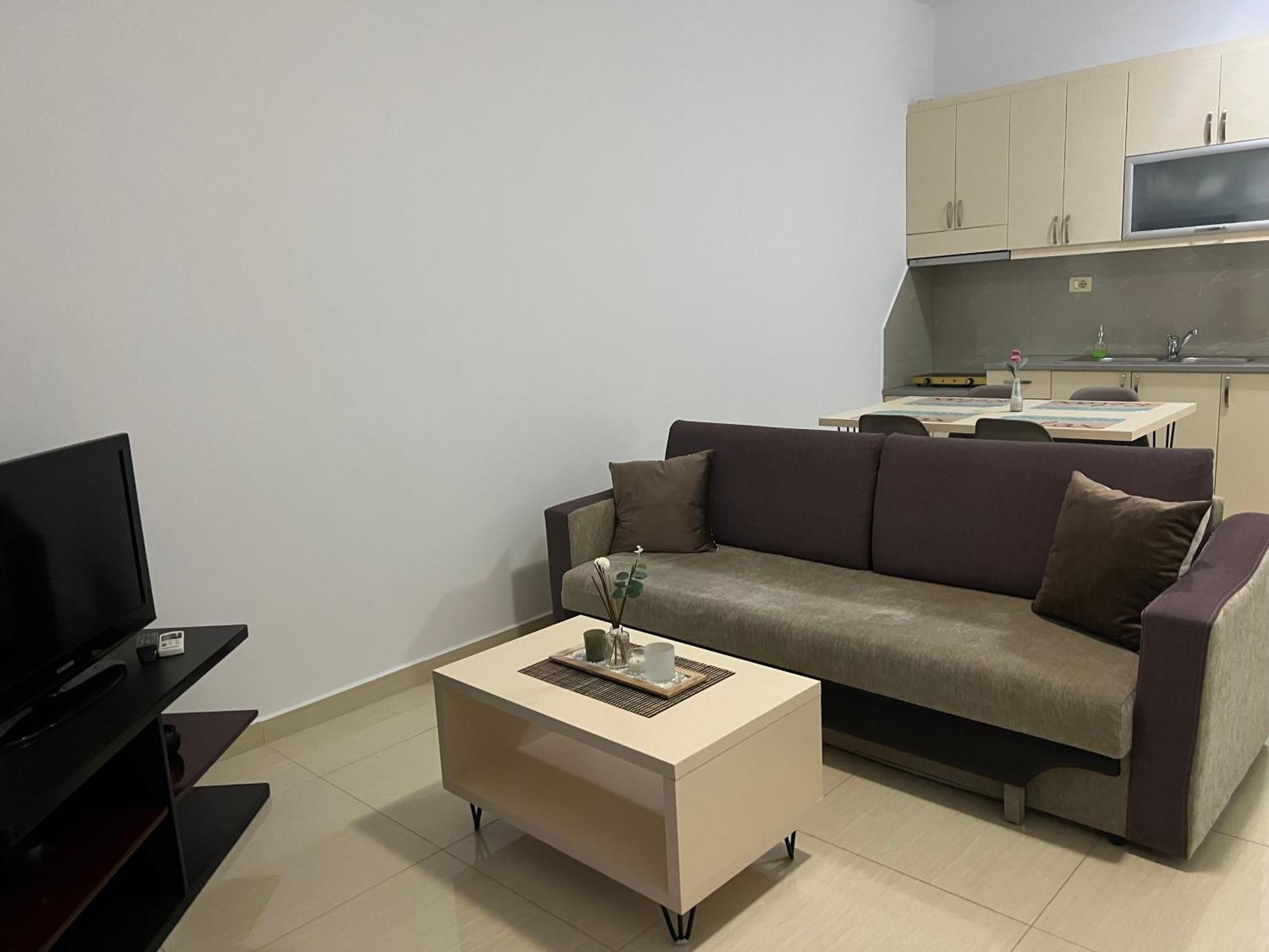 Apartments Sadiku With Sea View Sarandë エクステリア 写真