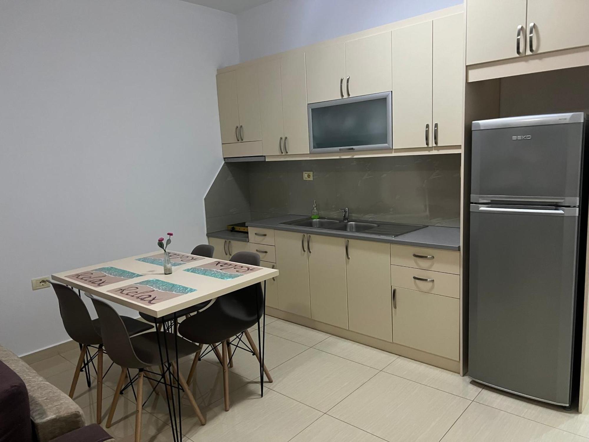 Apartments Sadiku With Sea View Sarandë エクステリア 写真