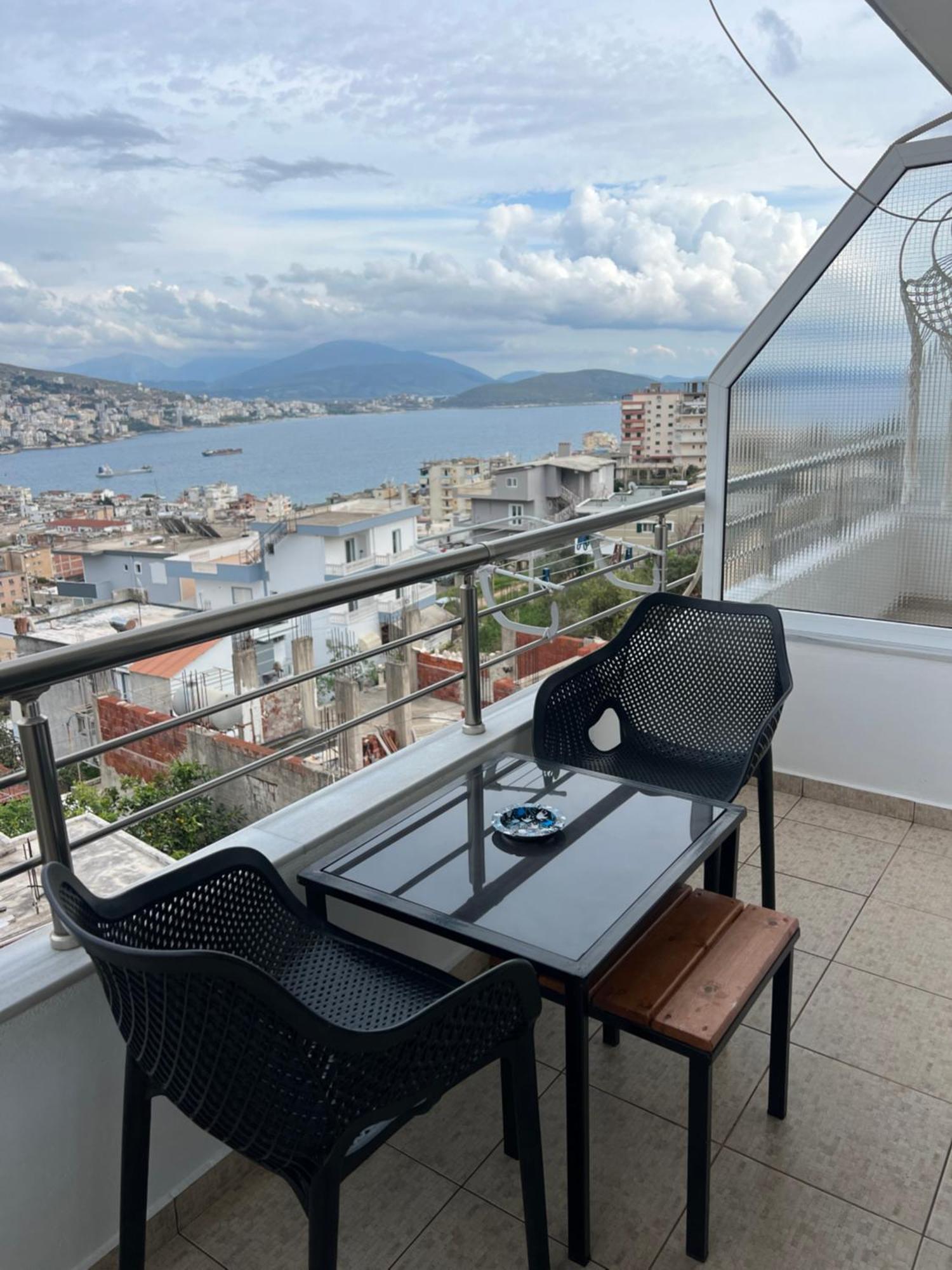 Apartments Sadiku With Sea View Sarandë エクステリア 写真