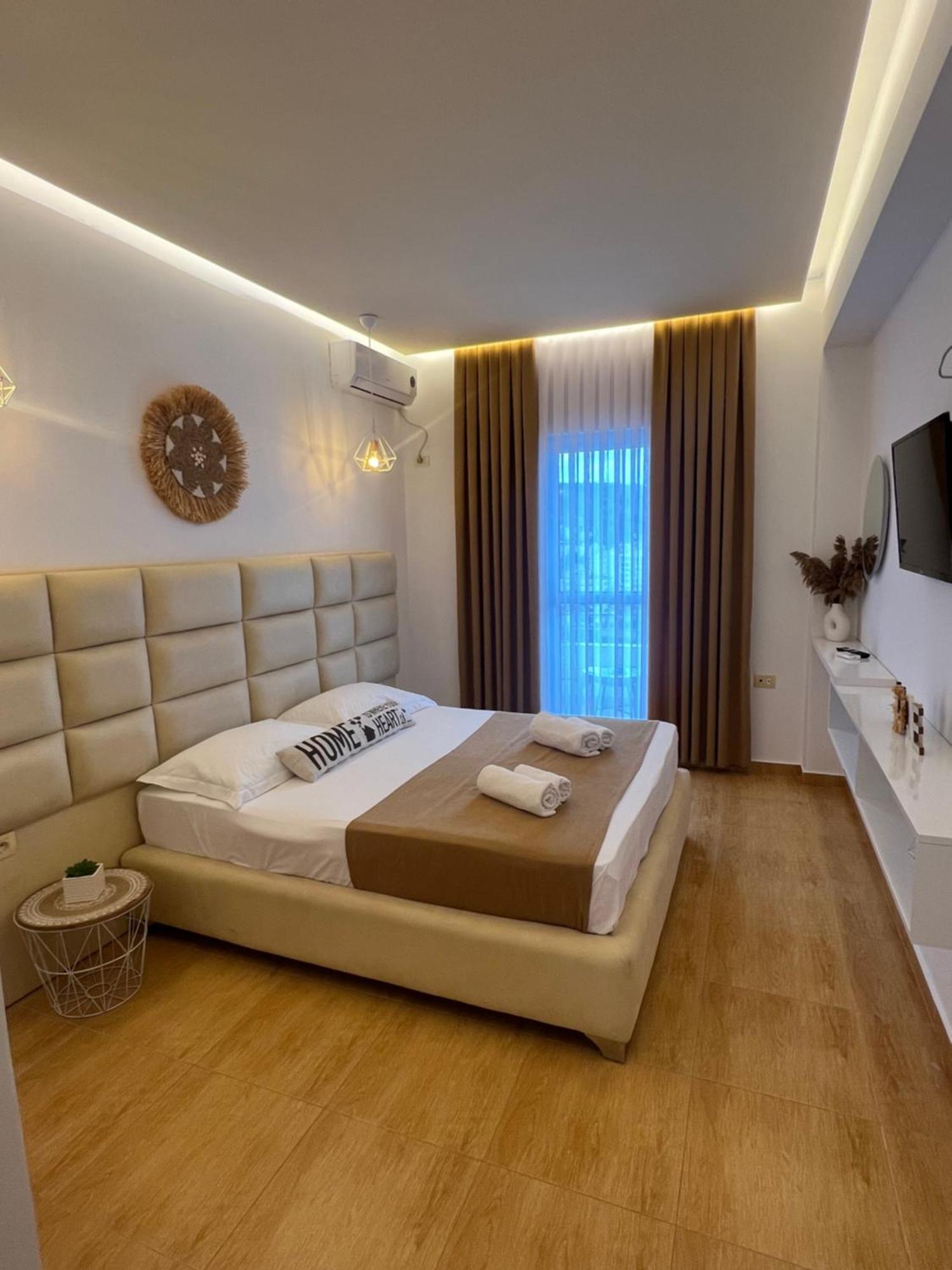 Apartments Sadiku With Sea View Sarandë エクステリア 写真