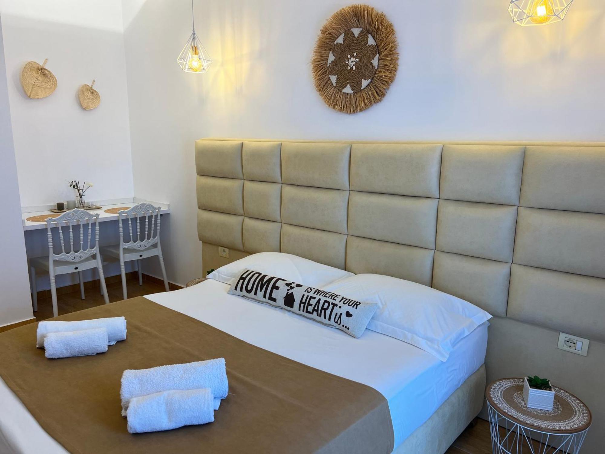 Apartments Sadiku With Sea View Sarandë エクステリア 写真